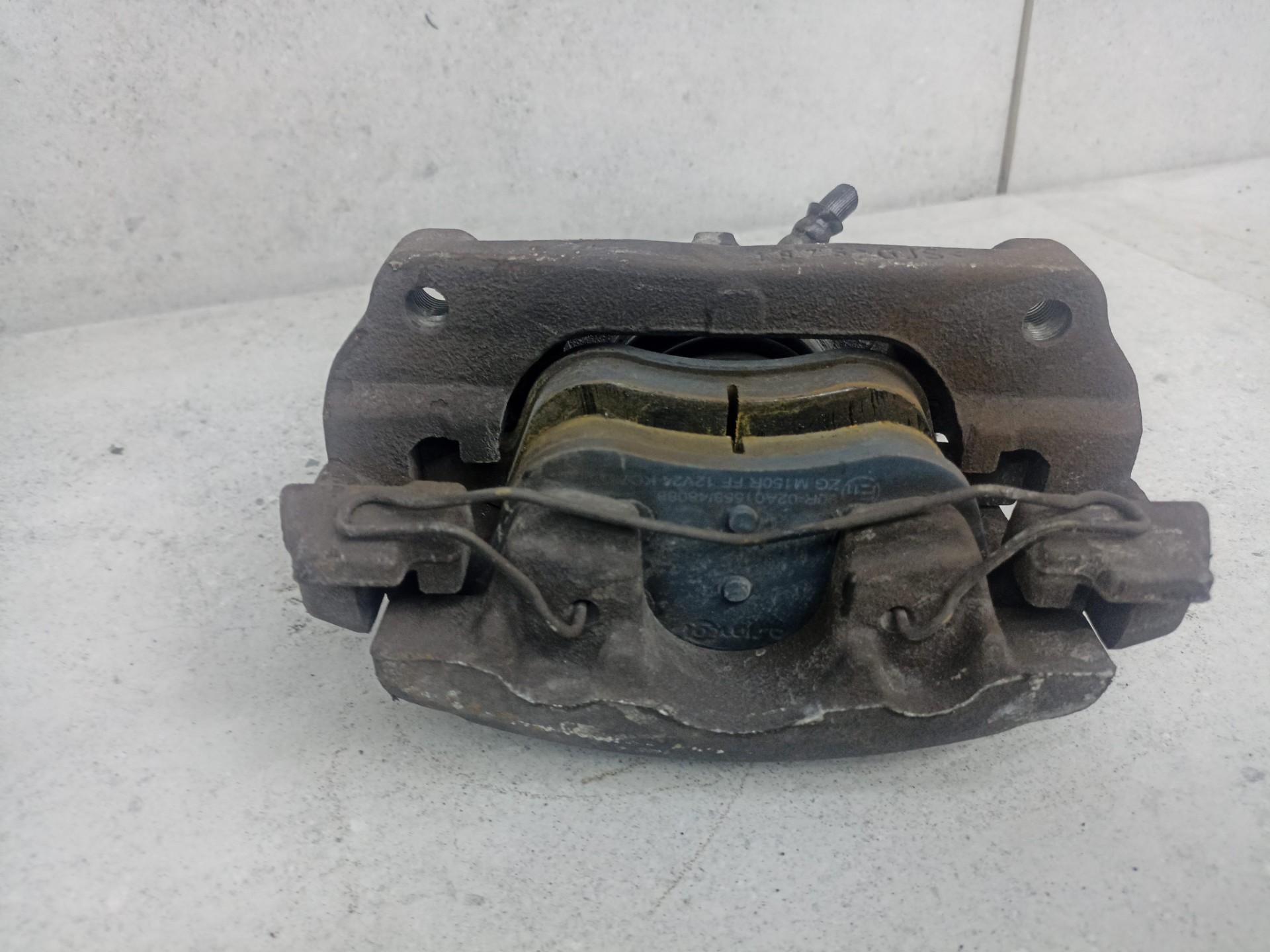 Суппорт тормозной передний правый Renault duster