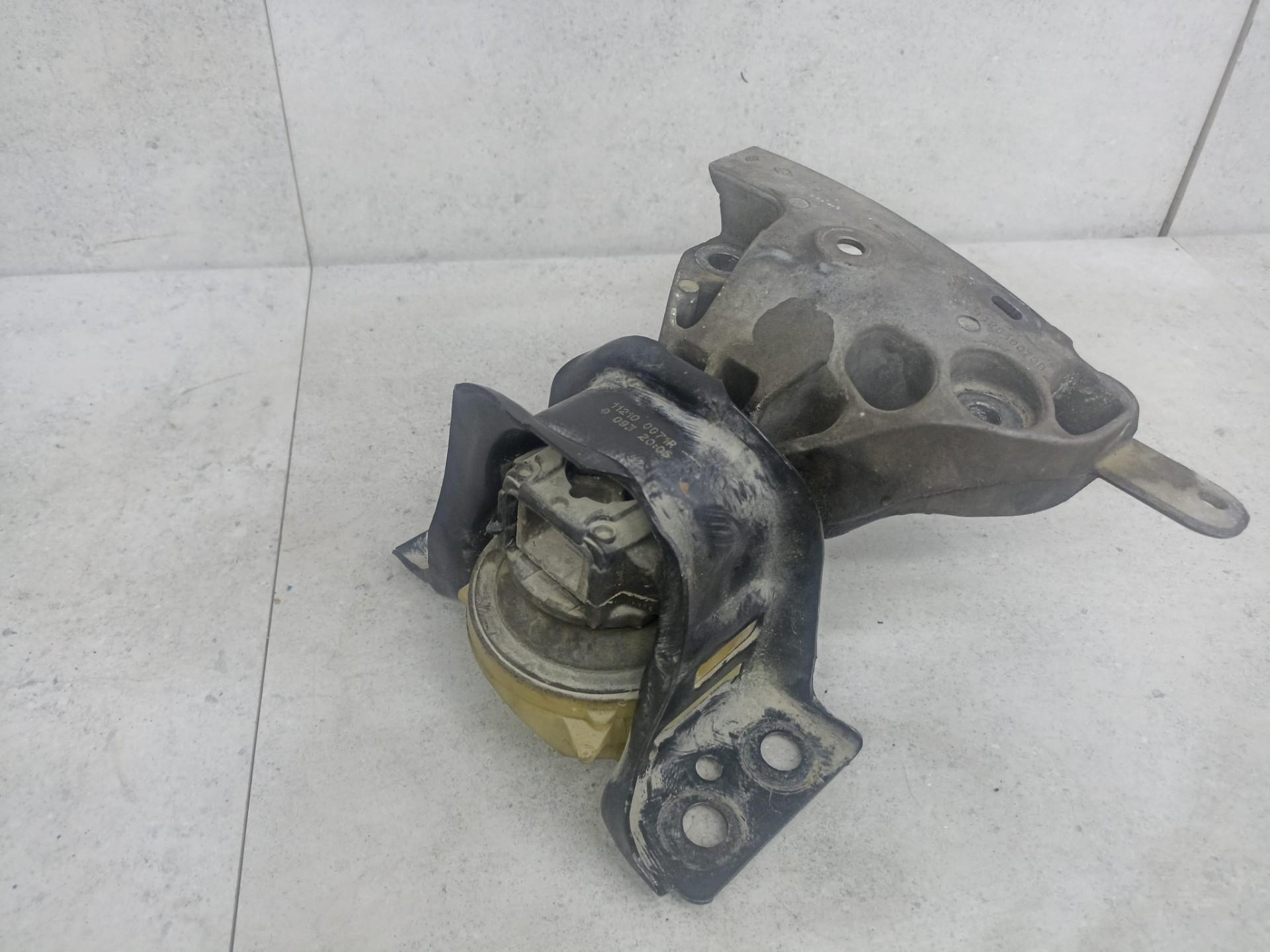 Подушка двигателя правая Renault Duster f4r