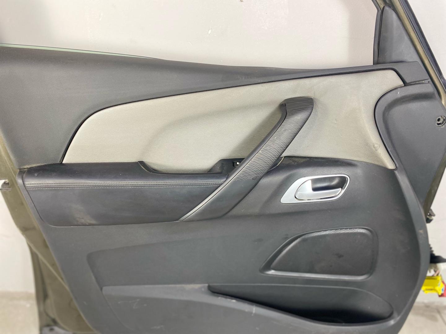 Дверь передняя левая Citroen C4 grand picasso 2 1.6 ,  есть дефект царапины , б/у оригинал,  цена указана за голую дверь