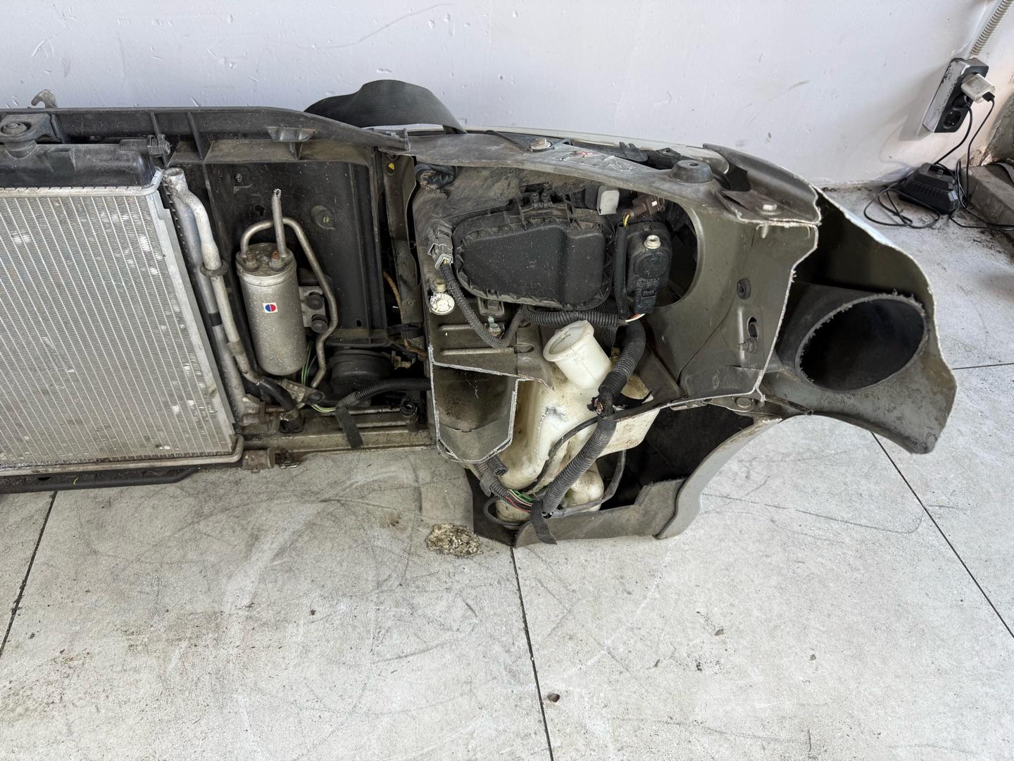 Ноускат передняя часть пежо 206 Peugeot 206 2009 (контракт)Марка: PeugeotМодель: 206Год: 2009Производитель: Peugeot / Citroen9635076180 9630 965257