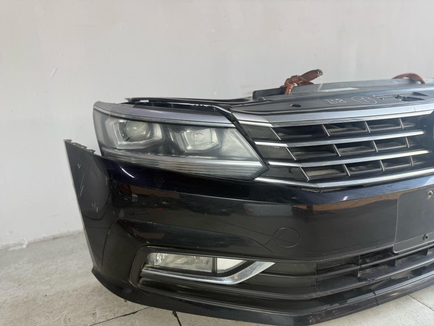 Ноускат Volkswagen Passat 3G2 CCZA (контракт)Марка: VolkswagenМодель: PassatКузов: 3G2Двигатель: CCZAНомер и производитель: 3G0807217GRU VAGТрещина в нижней части бампера,  потертости,  сколы. Ноускат подходит:Volkswagen Passat 8 поколение 2014 - н.в. B8,
