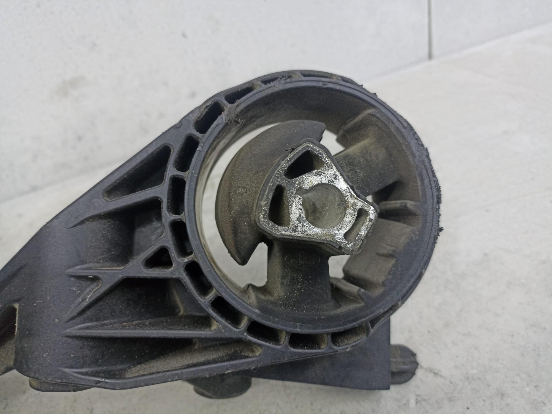 Подушка двигателя opel Chevrolet