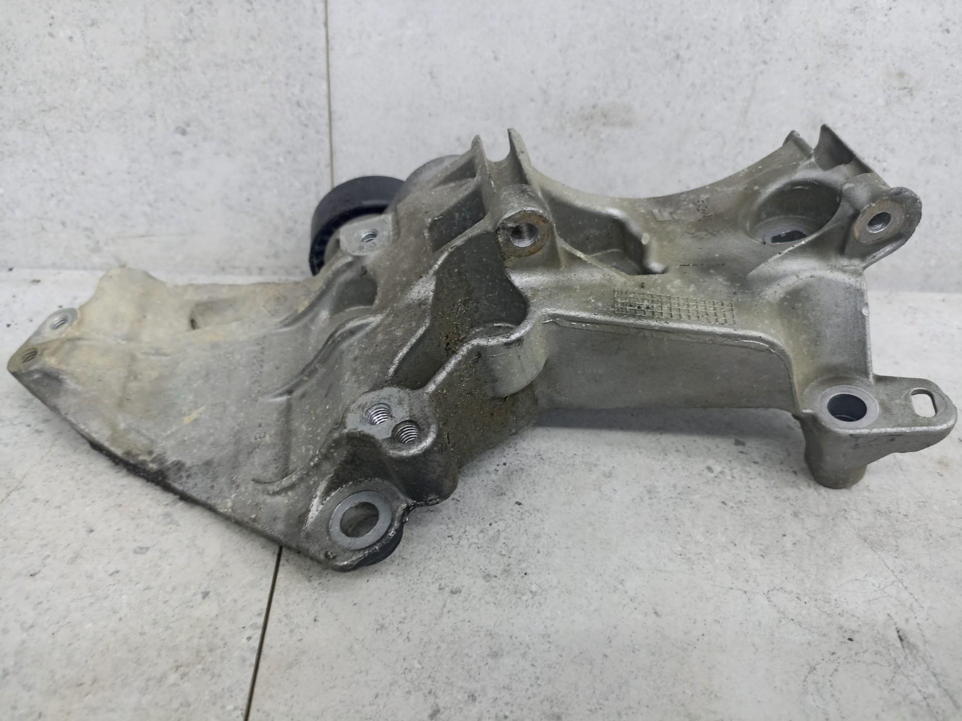 Кронштейн генератора Renault Megane 2 scenic 2