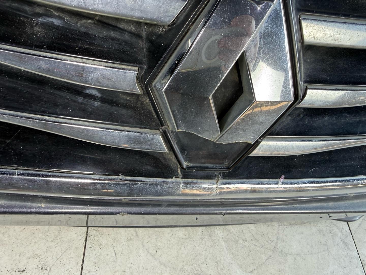 Ноускат в сборе Renault Latitude,  2010г. Передняя часть (ноускат,  кузовные части,  кузовные запчасти) в сборе Рено Латитьюд/ Renault Latitude,  2010г. Есть и другие запчасти на эту модель