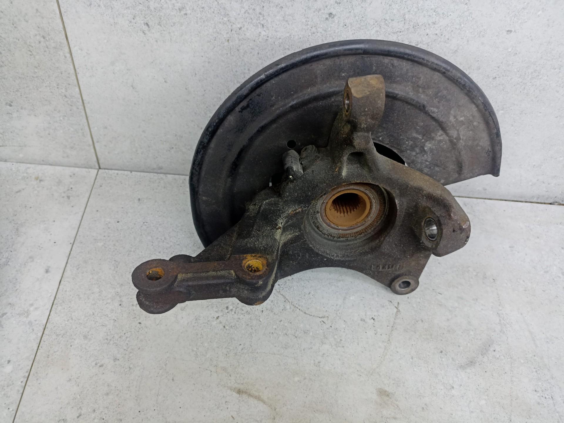 Поворотный кулак правый Renault duster 1