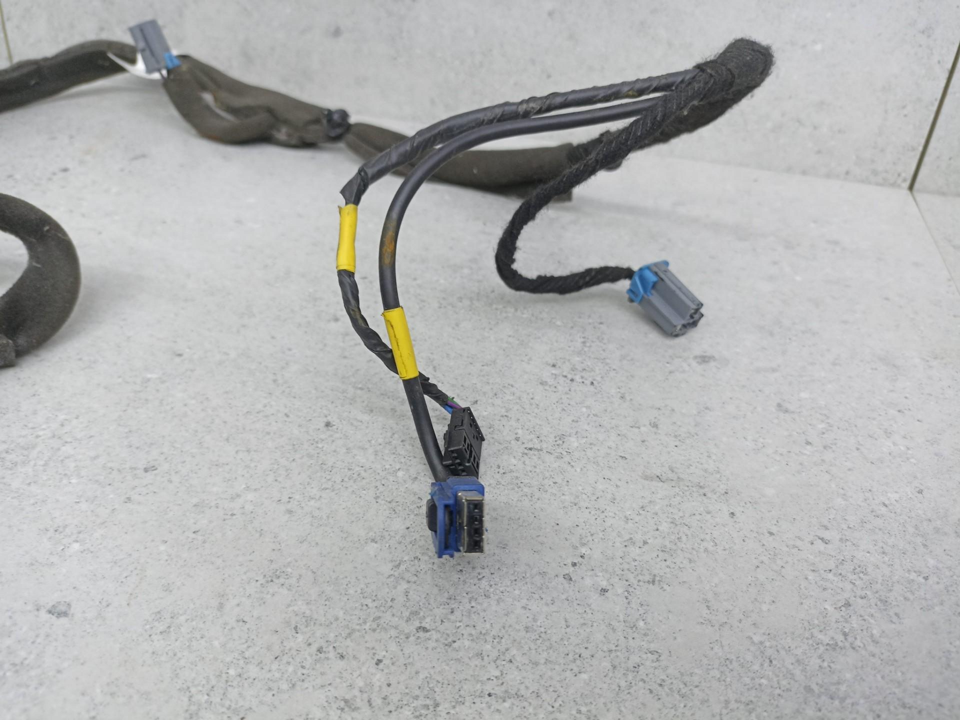 Жгут подлокотника с розетками 12V/AUX для Шевроле Круз. Оригинал