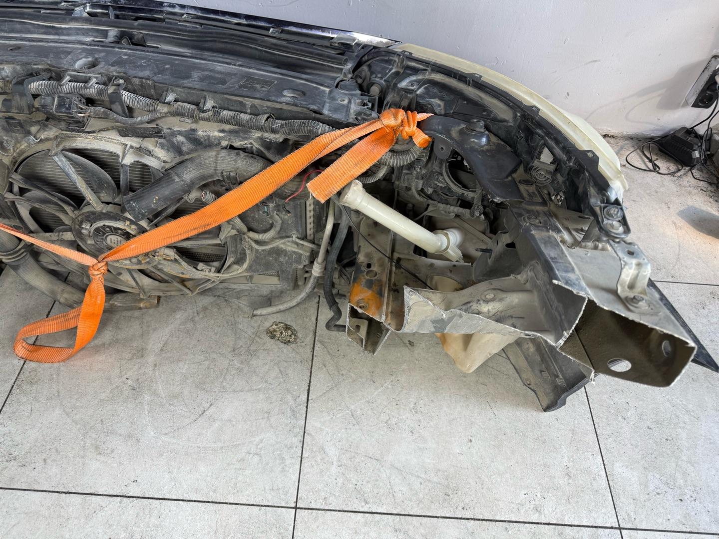 Ноускат в сборе Renault Latitude,  2010г. Передняя часть (ноускат,  кузовные части,  кузовные запчасти) в сборе Рено Латитьюд/ Renault Latitude,  2010г. Есть и другие запчасти на эту модель