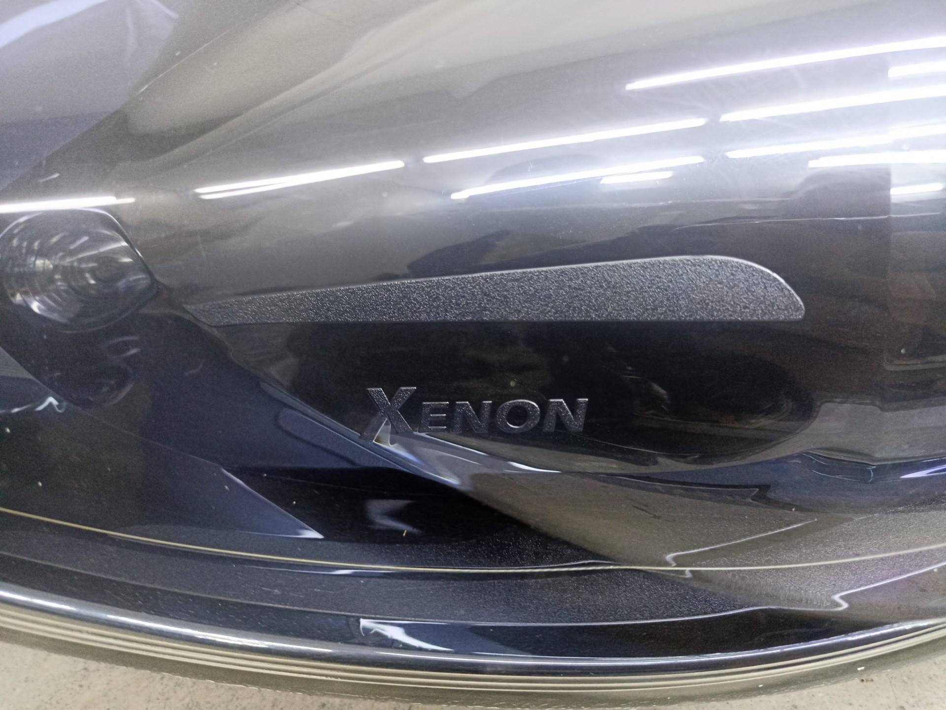 Фара правая Peugeot 308 рестайлинг xenon