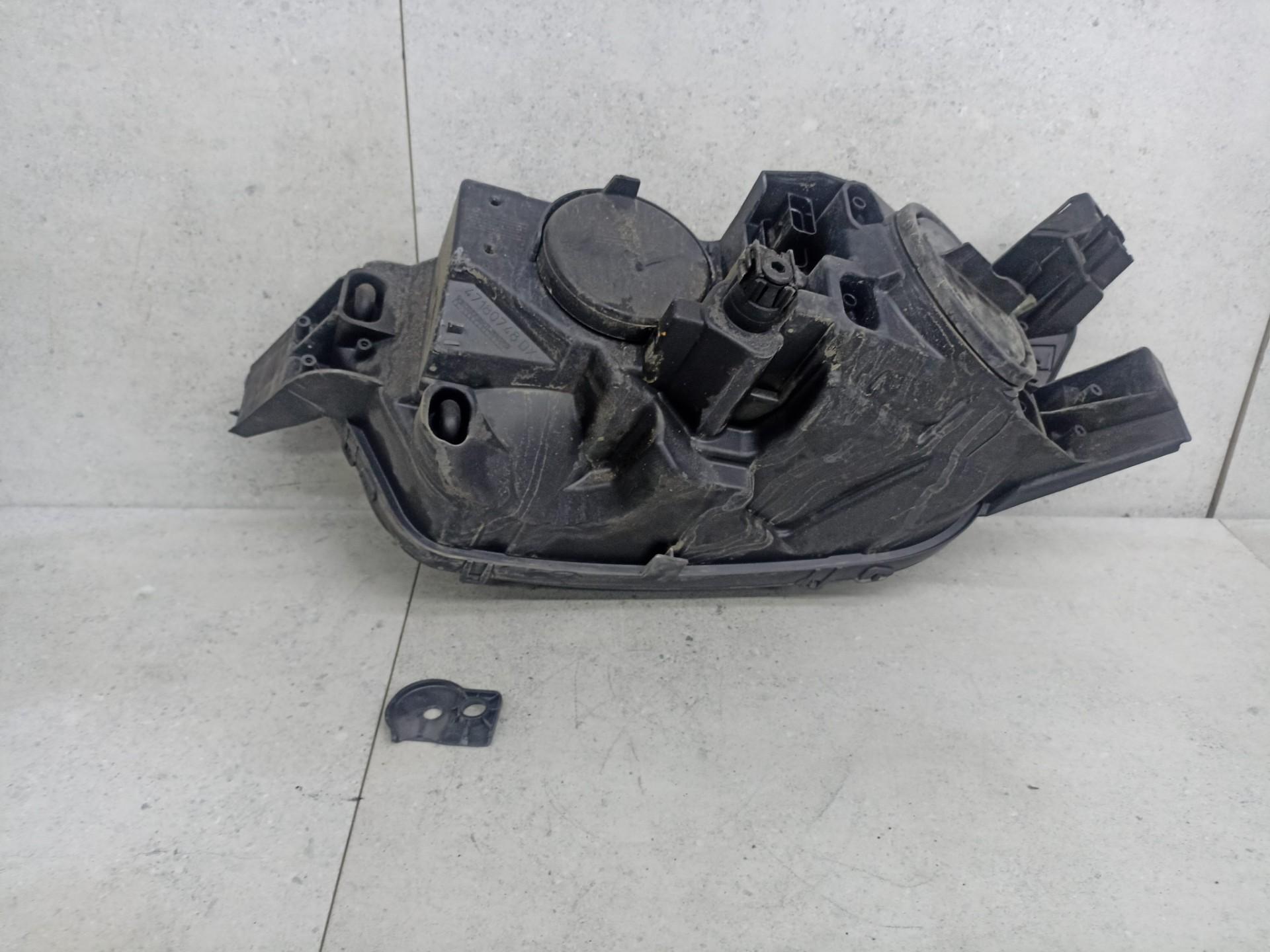 Фара передняя правая Citroen C4 Grand Picasso 2 1.6 Дизель 9802041480
