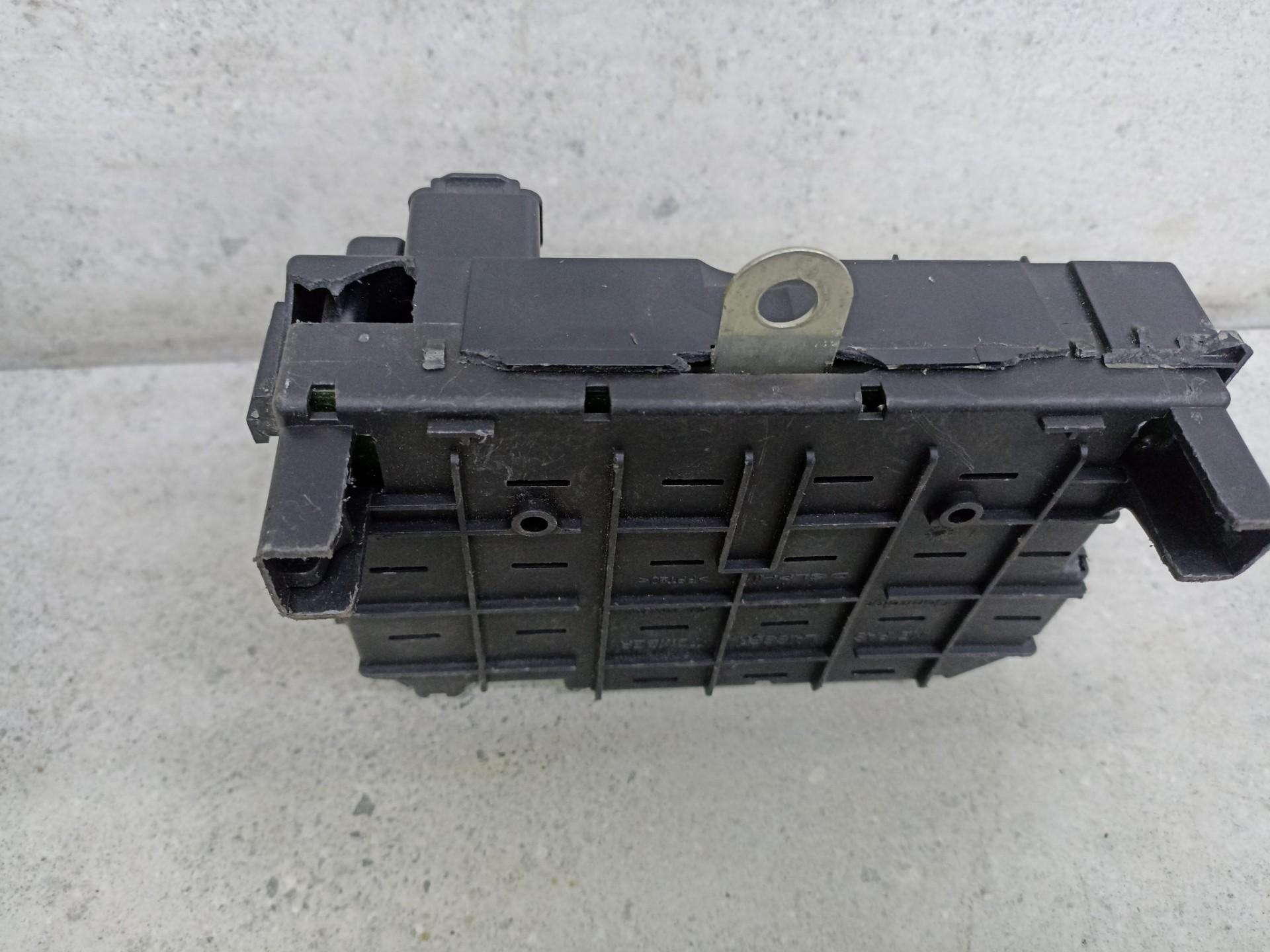 Блок предохранителей BSM B4 Peugeot Citroen , 9650663980