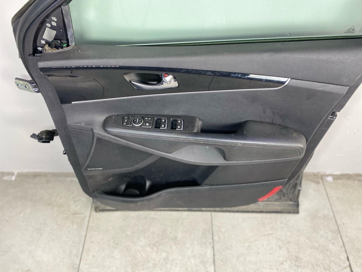 Дверь передняя правая KIA Sorento Prime 2019г, 76004-C5000 76004C5000 ПРОДАЕТСЯ КАК НА ФОТО Отличное состояние,  оригинал,  деталь именно та,  что на фото.
