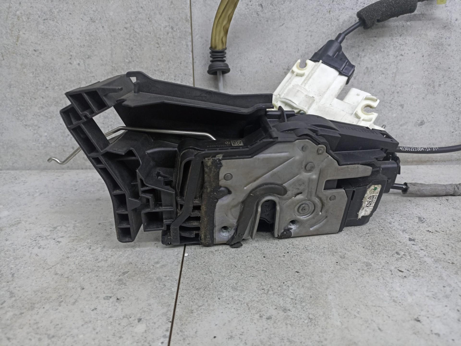 Замок двери передней правой A0997200601 Mercedes-Benz S W222, с доводчиком
