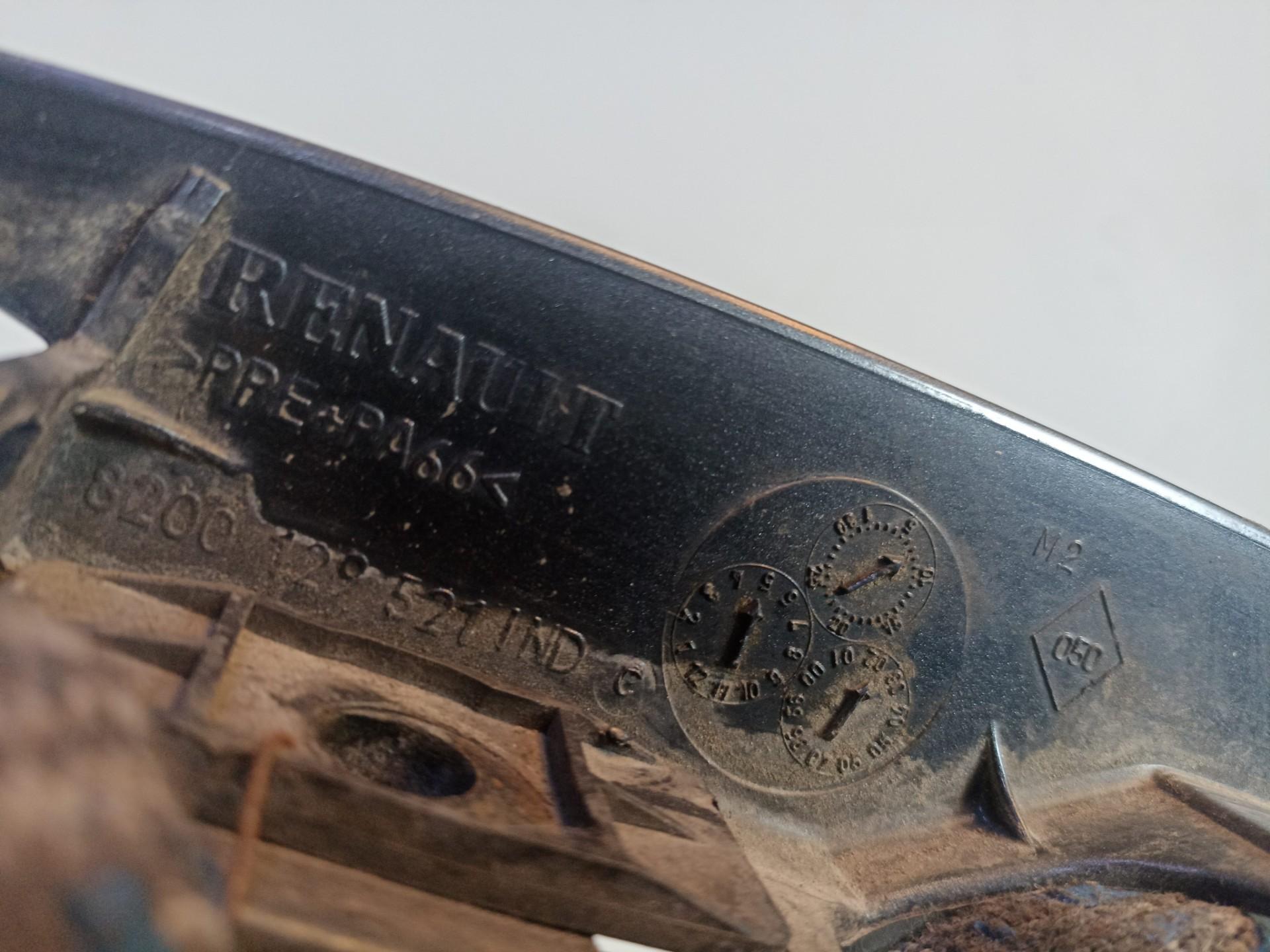 Крыло переднее правое Renault Laguna 2