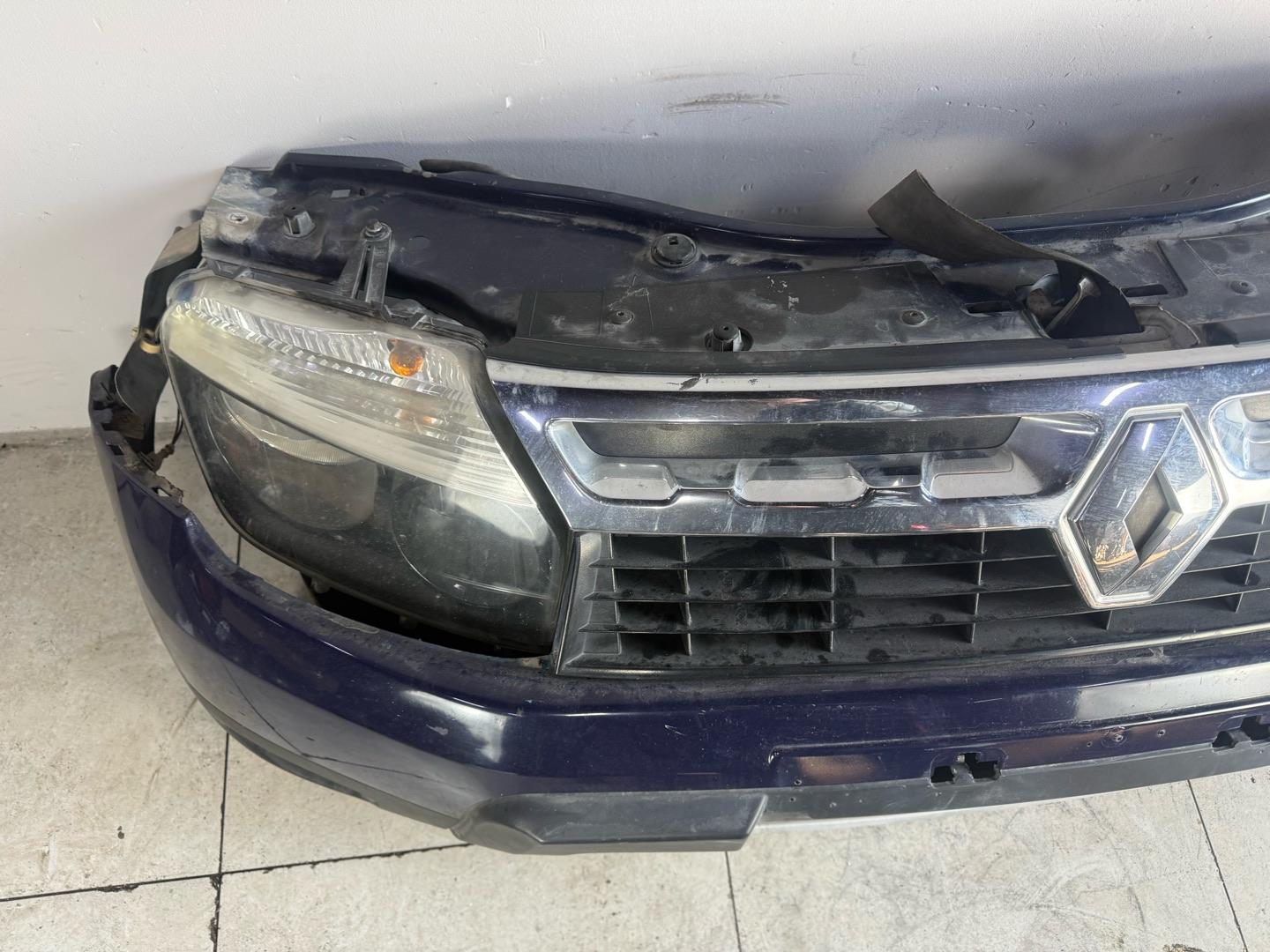 Ноускат RENAULT DUSTER 1 (контракт)Марка: RENAULTМодель: DUSTERКузов: 1Номер и производитель: 651000987R RenaultВ наличии на складе . Состояние полностью соответствует приложенным фотографиям.Мopда в сбope,  nose cut,  срез,  ноускат RENAULT DUSTER 1 РЕНО