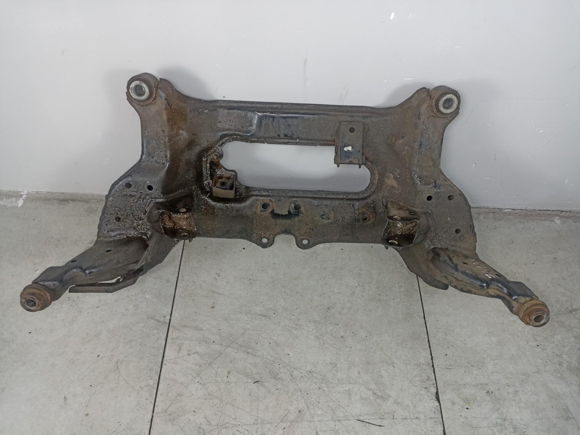 Подрамник передний Nissan X-Trail T30,  2001-2007
