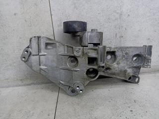 кронштейн генератора Renault Megane 2 поколение [рестайлинг] 2008, 8200669494
