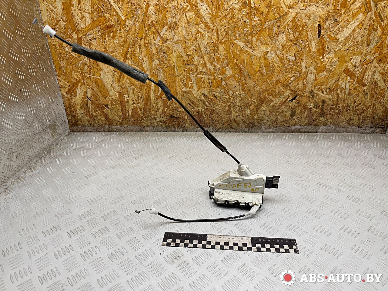 замок двери передней правой Citroen C5 2 поколение 2013, 2.0 л., RHH (DW10CTED4), дизель, МКПП, универсал, PSA006181, INPA04955 - фото №1