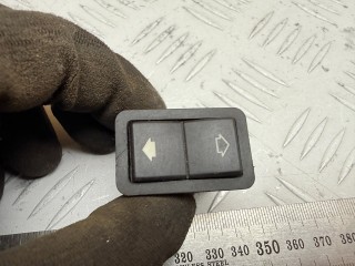 кнопка стеклоподъемника двери BMW 5 серия E39 1999, 3.0 л., M57 306 D3, дизель, МКПП, универсал, 8368974