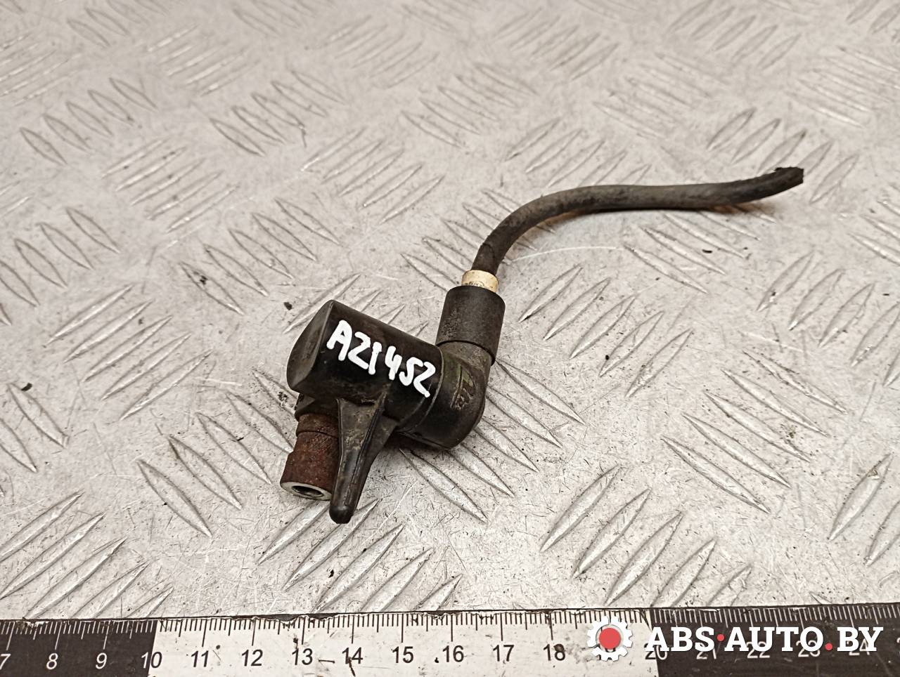 датчик ABS Chrysler Voyager 3 поколение 1998, 4721040 - фото №1