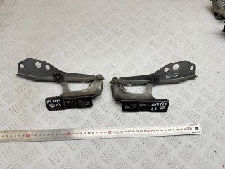 петля капота Volvo V50 1 поколение 2004, 2.4 л., B 5244 S5, бензин, АКПП, универсал, 30753598, 30753597