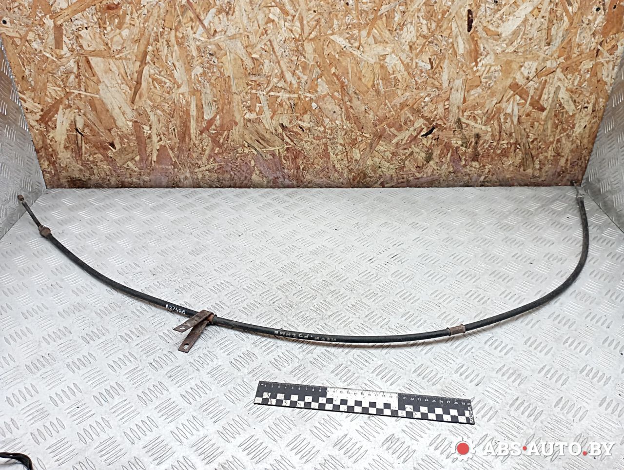 трос ручника Chrysler Neon 1 поколение 1998, 2.0 л., бензин - фото №1