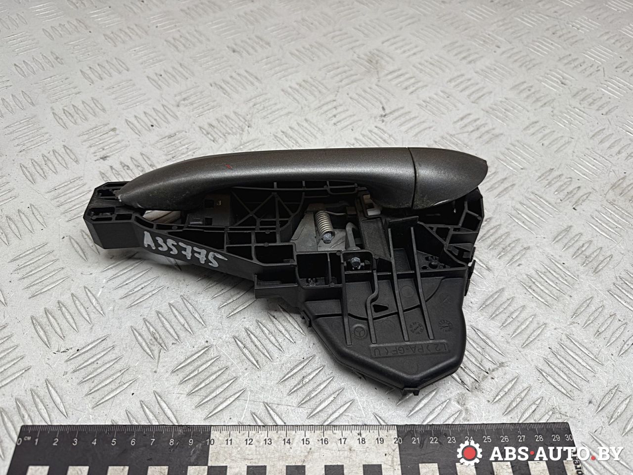 ручка наружная Mercedes-Benz A W169 2 поколение (2004-2008) 2005, 1.5 л., M 266.920, бензин, МКПП, хетчбэк 5 дв., правый руль, A1697601134 - фото №1
