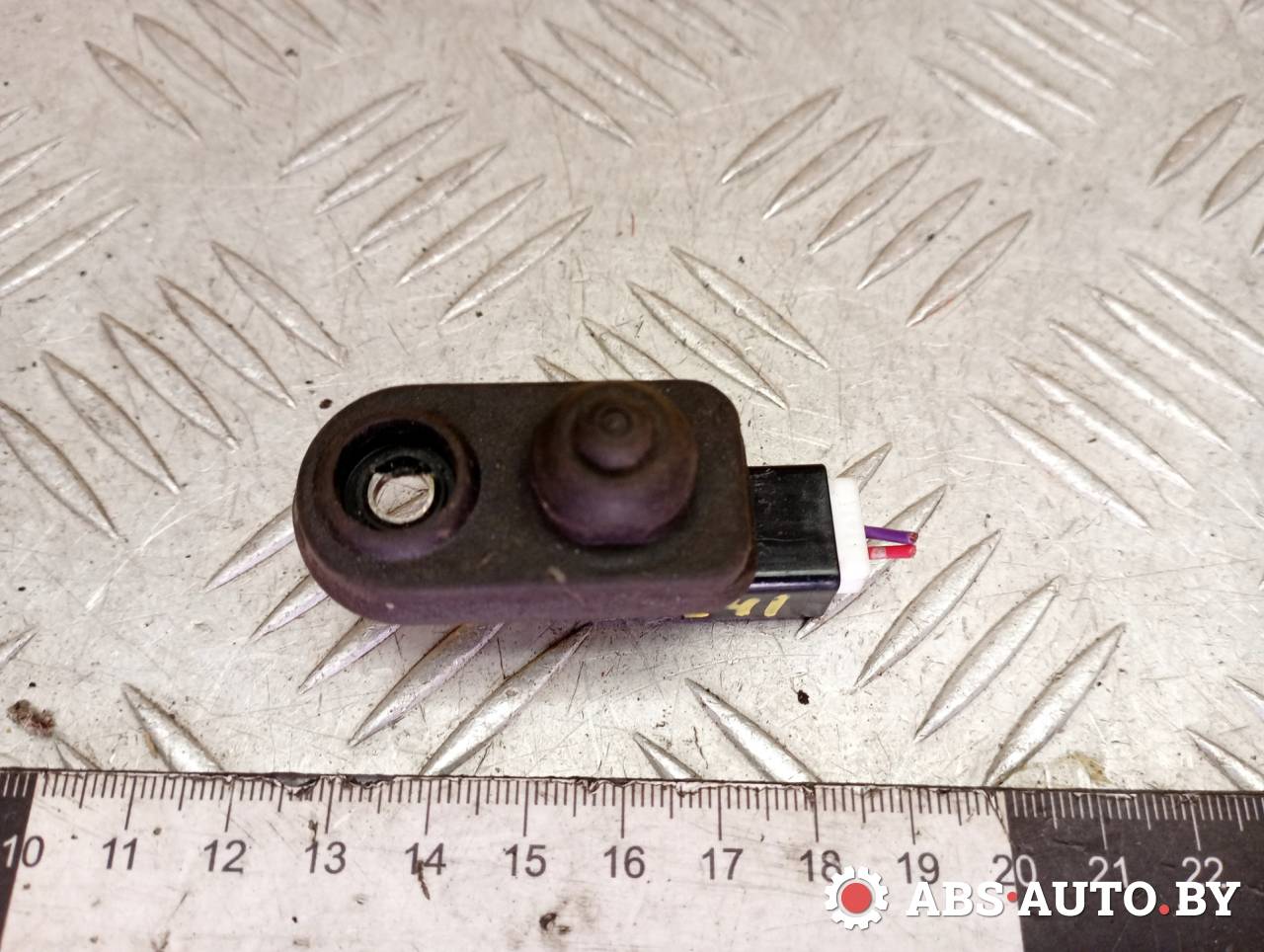 концевик дверной Peugeot 4007 1 поколение 2009, 2.2 л., дизель, МКПП, полный подключаемый привод, правый руль - фото №1