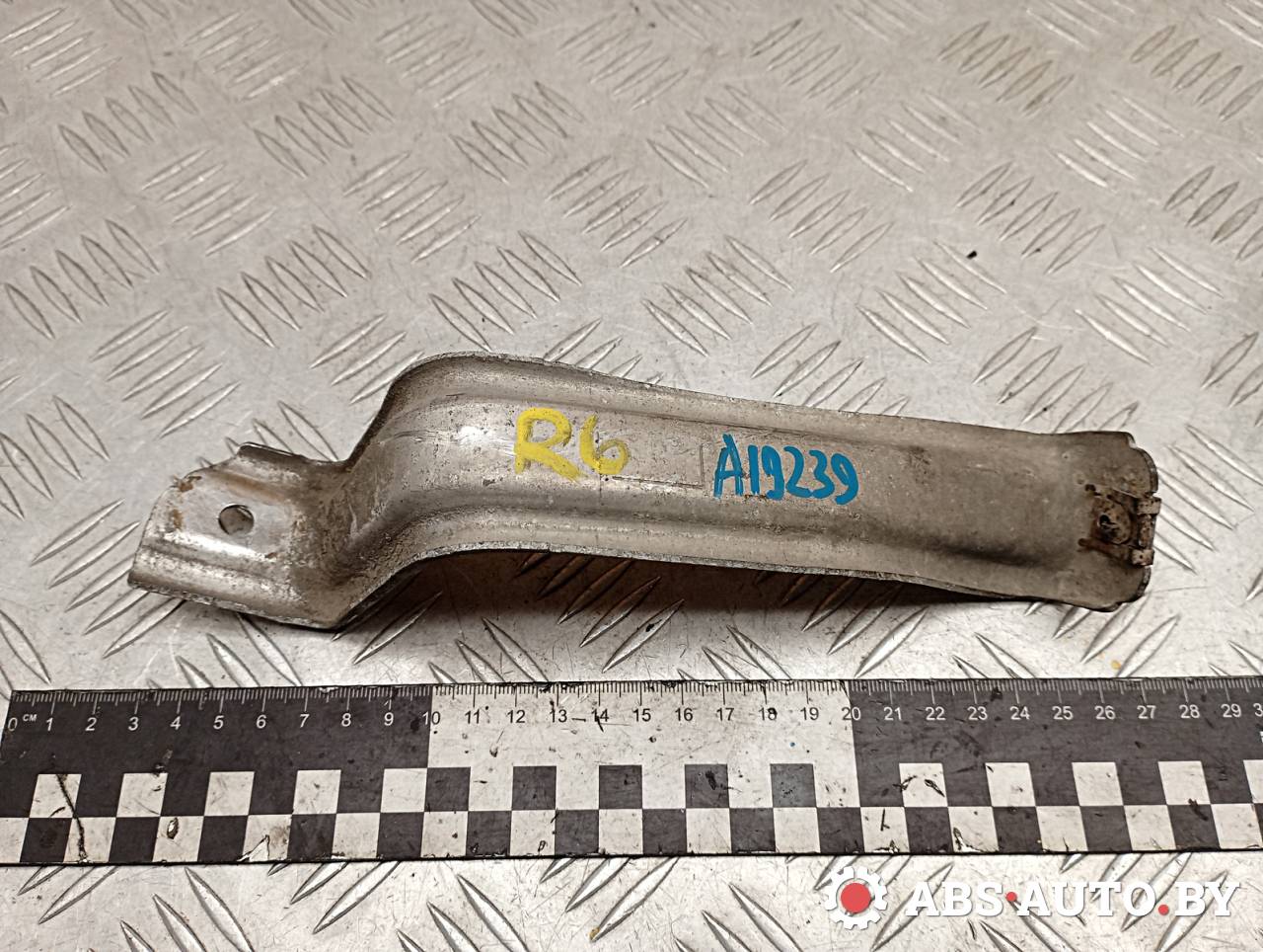 крепление бака топливного BMW 7 серия F01/F02 F01 2009, 4.4 л., бензин, АКПП, 51487185209 - фото №1