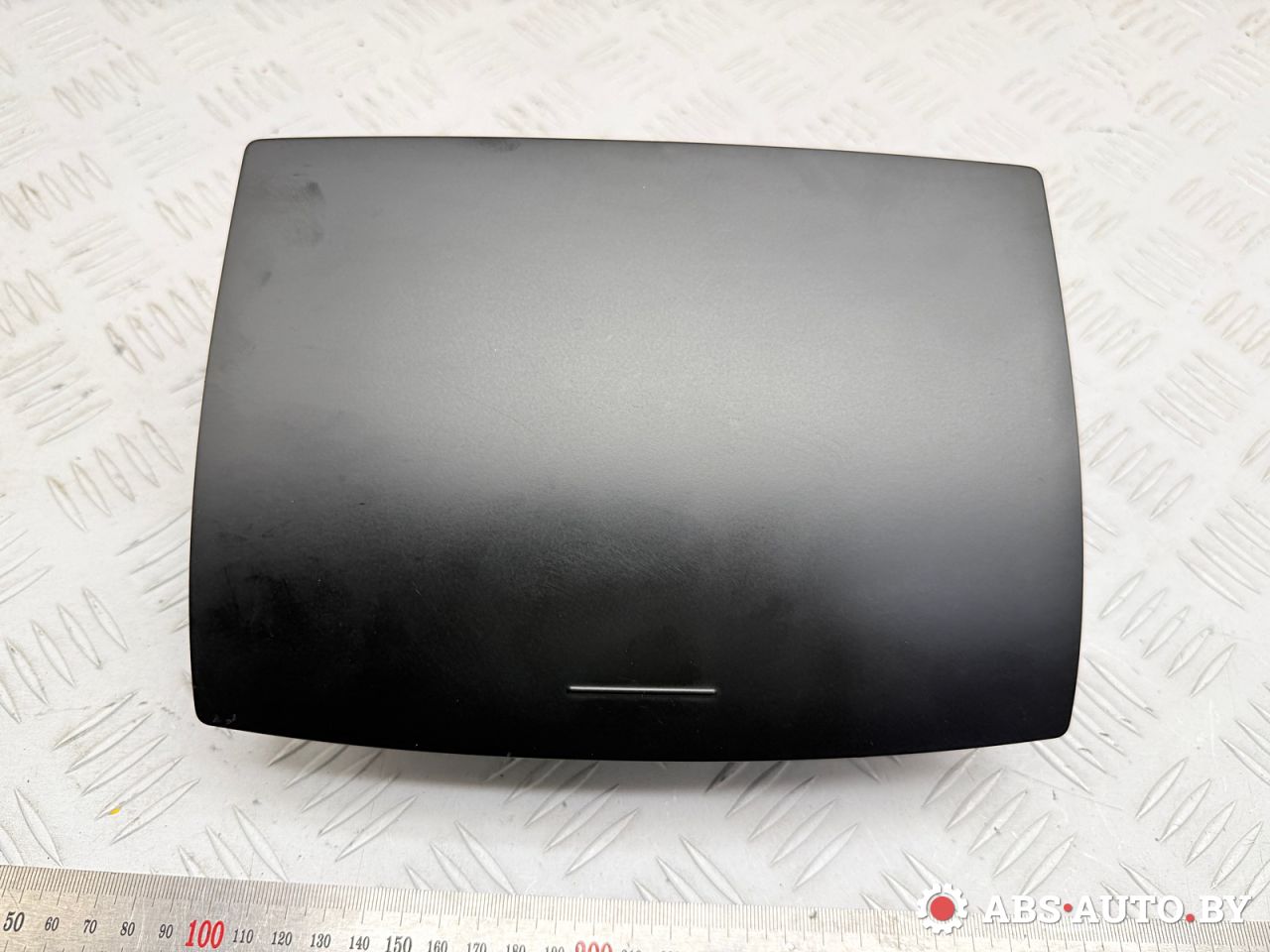 вещевой ящик центральной консоли Volkswagen Touareg 1 поколение 2006, 3.0 л., BKS, дизель, АКПП, внедорожник 5 дв., полный привод, 7L6857919B - фото №1