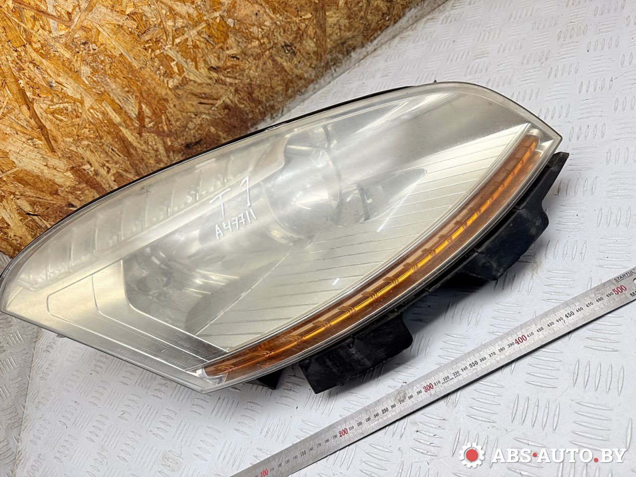 фара правая Citroen C4 Picasso 1 поколение 2007, 2.0 л., RHJ (DW10BTED4), дизель, МКПП, передний привод, 16298200 - фото №1