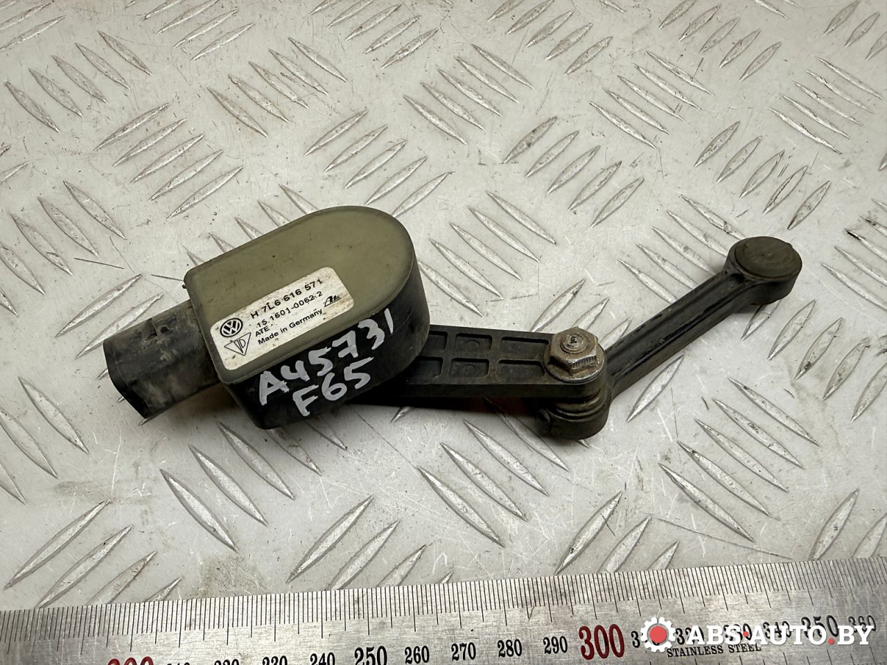 датчик дорожного просвета Volkswagen Touareg 1 поколение 2006, 3.0 л., BKS, дизель, АКПП, внедорожник 5 дв., полный привод, 7L6616213, 1T0907503, 1K0941274A, 1K0941274B, 3T0941273, 4F0616571G, 4F0616571K, 4F0941285F, 7L6616571, 6PM00873900 - фото №1