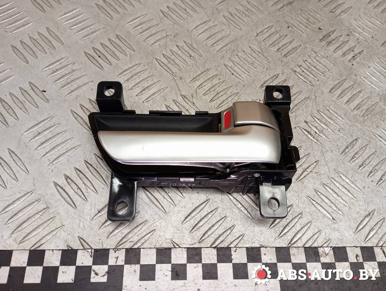 ручка внутренняя задняя правая Kia Sorento 2 поколение 2010, 2.2 л., дизель, МКПП, полный привод, правый руль - фото №1