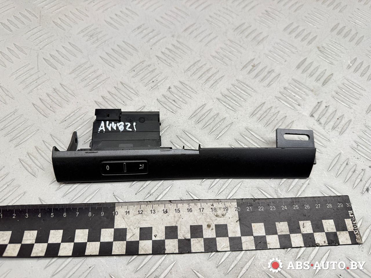 кнопка кондиционера Volkswagen Phaeton 1 поколение 2006, 3.2 л., бензин, АКПП, 3D0919815L, 3D1858335D - фото №1