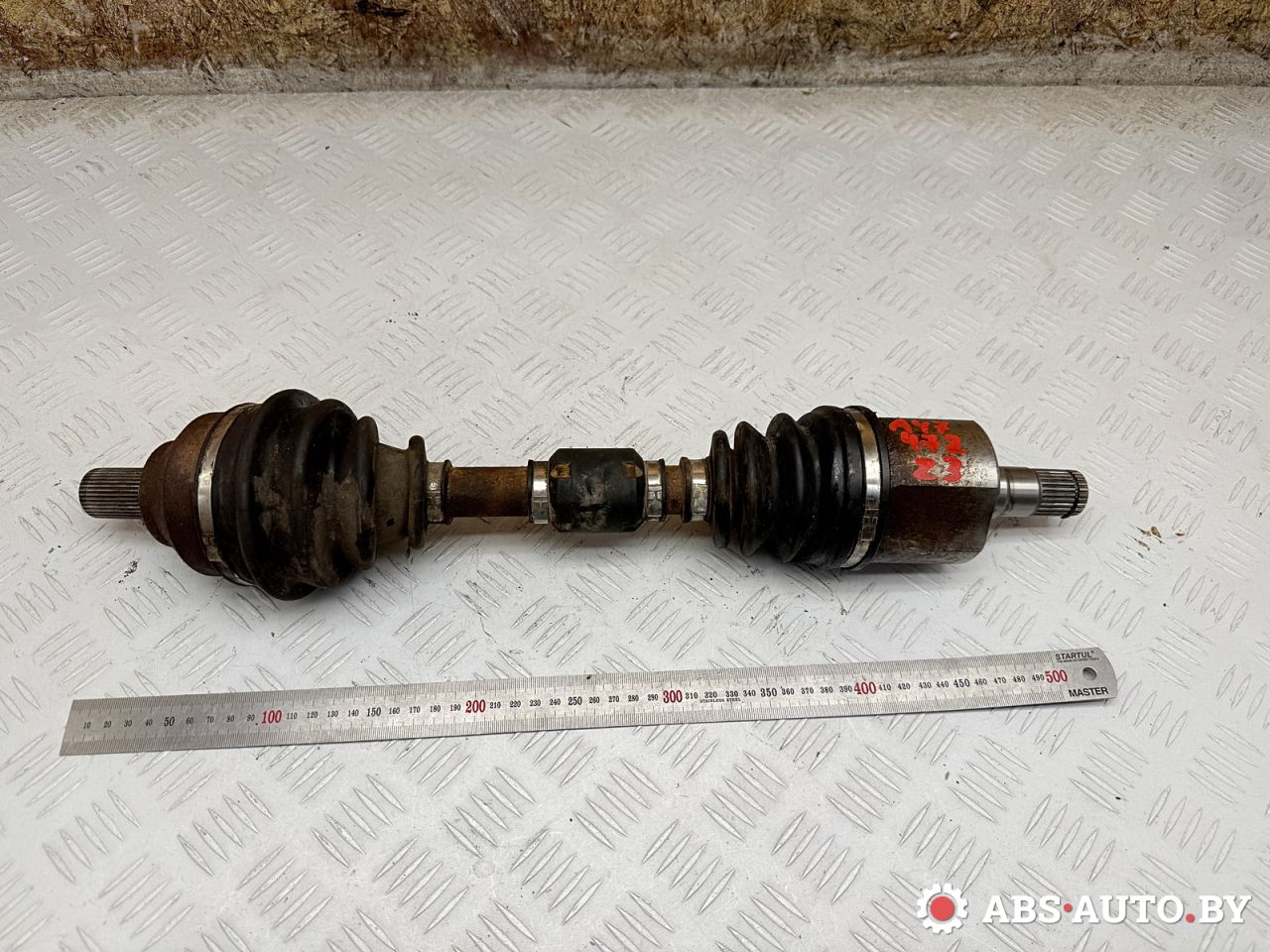 полуось передняя левая (приводной вал, ШРУС) Volvo V50 1 поколение 2004, 2.4 л., B 5244 S5, бензин, АКПП, универсал, 30741287, 30783173, 30783179, 30787774, 30787776, 36000183, 360001838, 36000439, 36000441, 36000442, 36000548, 36000550, 36000551, 8603119, 86031212, 860312128, 8603260, 8603819, 8603821, 8603824, 86038247, 262060, 4N513B437AP, 4N513B437PH, 4N513B437PJ, 24470, DSA1379PQ, 304743, VKJC8725, 419N11270Z - фото №1