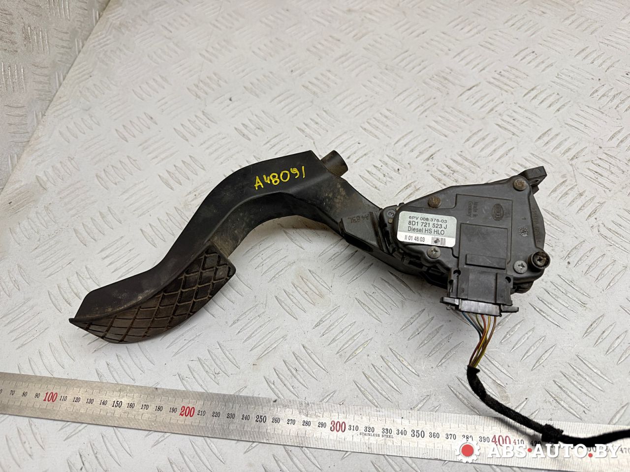 педаль Audi A6 4B/C5 2000, 2.5 л., AKE, дизель, МКПП, седан, полный привод, 8D1721523J, 6PV00837603 - фото №1