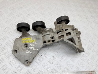 кронштейн генератора Mercedes-Benz A W168 1 поколение (1997-2001) 2000, 1.7 л., OM 668.940, дизель, АКПП, хетчбэк 5 дв., передний привод, 230601