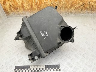 корпус воздушного фильтра Audi A6 4B/C5 2000, 2.5 л., AKE, дизель, МКПП, седан, полный привод, 4B0133837E