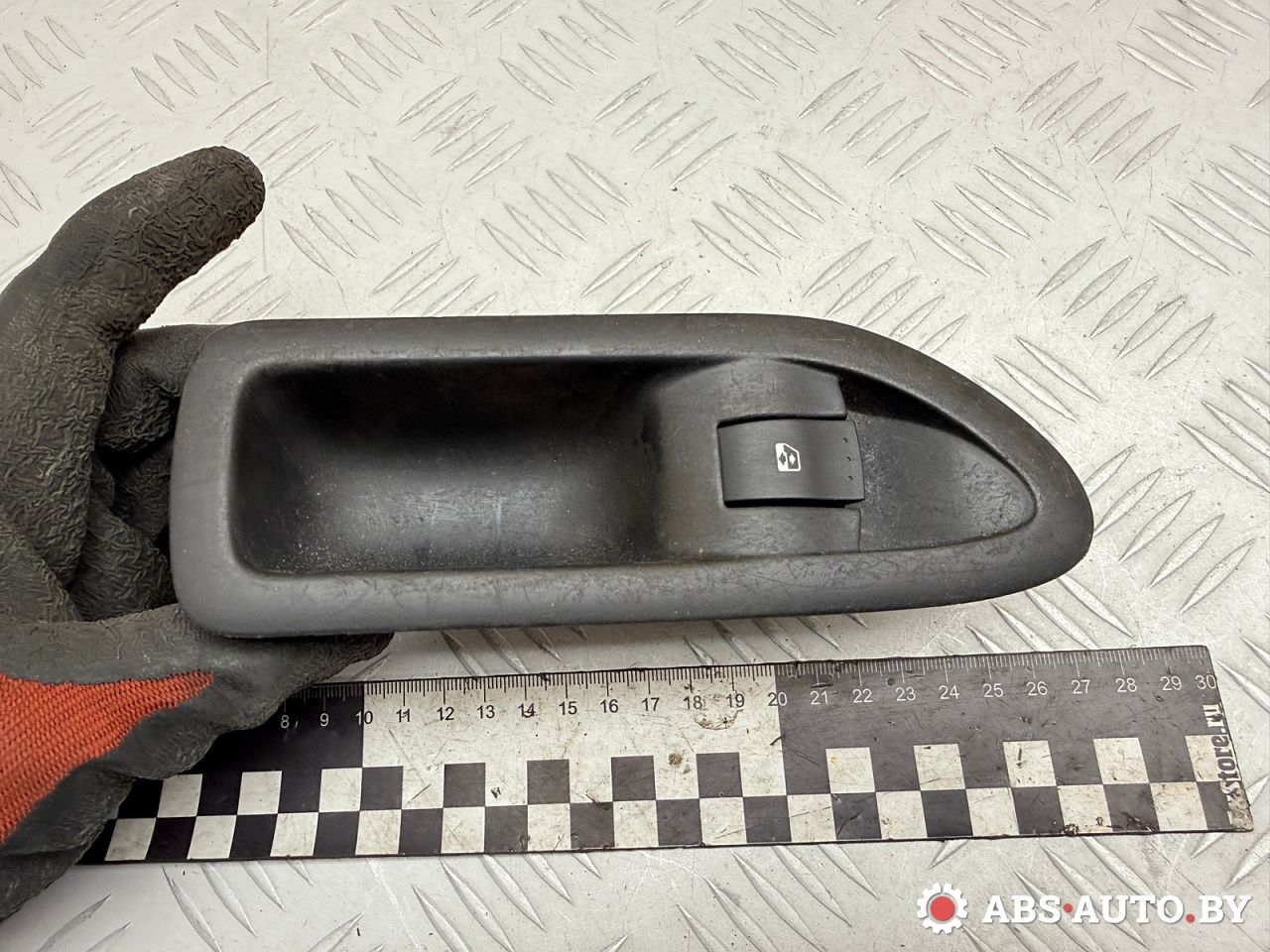 кнопка стеклоподъемника двери задней правой Renault Laguna 2 поколение 2002, 1.9 л., F9Q 750, дизель, МКПП, хетчбэк 5 дв., передний привод, 8200016014 - фото №1