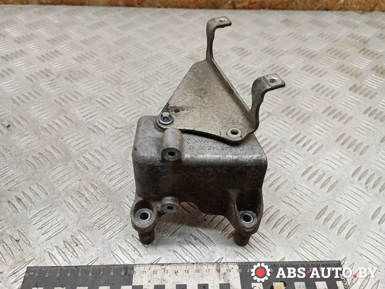 кронштейн (крепление) впускного коллектора Mercedes-Benz Vito W639 2006, 2.2 л., дизель, МКПП, A6461420042, 6461420042, A6461420040 - фото №1