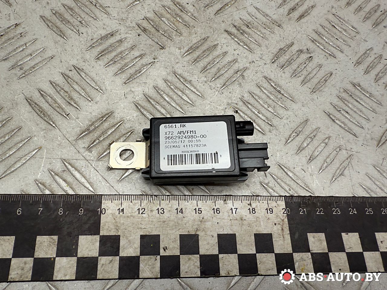 усилитель антенны Citroen C5 2 поколение 2013, 2.0 л., RHH (DW10CTED4), дизель, МКПП, универсал, 9662924980, 6561RK - фото №1