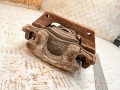 суппорт задний левый Volvo V50 1 поколение 2004, 2.4 л., B 5244 S5, бензин, АКПП, универсал, 11938770152, 0986473173, 1223706, 1324305, 1365653, 2080516, 3M512M089AA, 3M512M089AB, 3M512M089BA, BNZ1021GM, BNZ1021TZ, BNZ1021ZP, BNZ1021ZW, BPYK2671X, BPYK2671XA, BPYK2671XB, CCY92671X, CCY92671XA, 44011HA00A, 44011HA00B, BHN709E, 36000902, 8602911, 8603438, 8603735, 8603940, 561N10059Z - фото №4