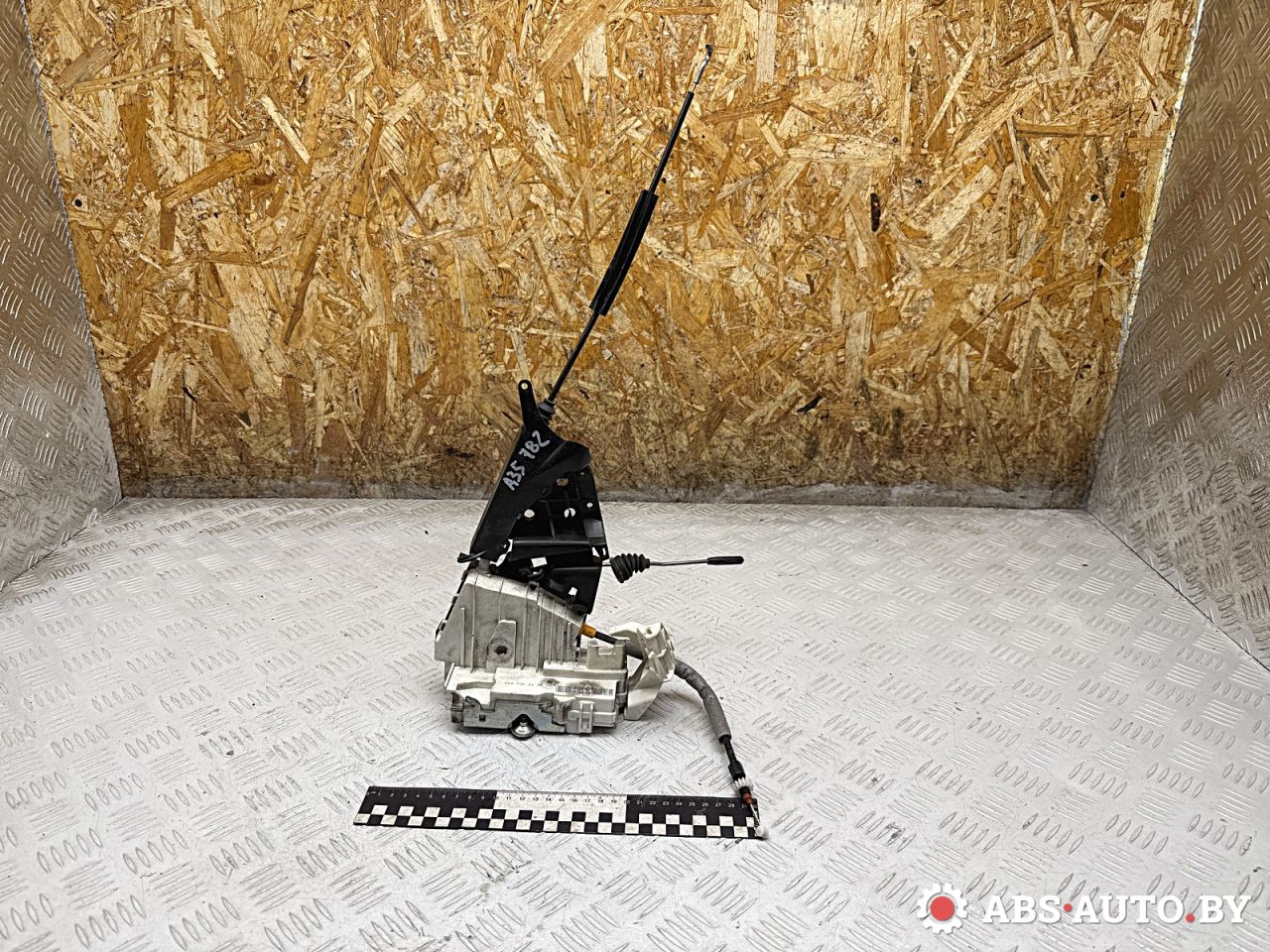 замок двери задней левой Mercedes-Benz A W169 2 поколение (2004-2008) 2005, 1.5 л., M 266.920, бензин, МКПП, хетчбэк 5 дв., правый руль, 1697302135, A1699990799 - фото №1