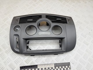 дефлектор обдува салона Renault Scenic 2 поколение [рестайлинг] 2007, 1.5 л., K9K 732, дизель, МКПП, 8200140710, 8200140715, 8200140721, 8200233546