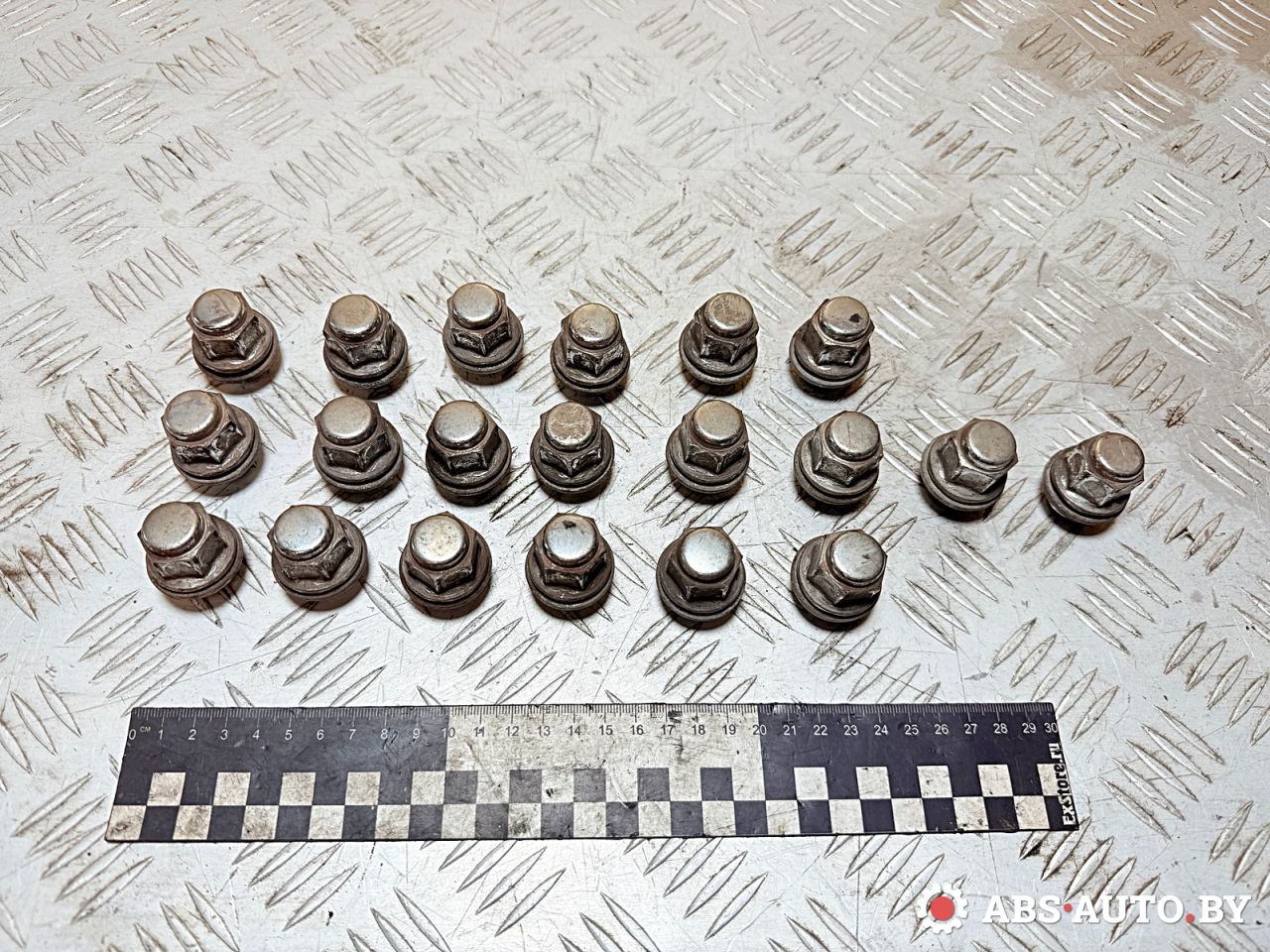 гайка колесная Toyota RAV4 3 поколение (XA30) 2007, 2.2 л., 2AD-FTV, дизель, МКПП, внедорожник 5 дв. - фото №1