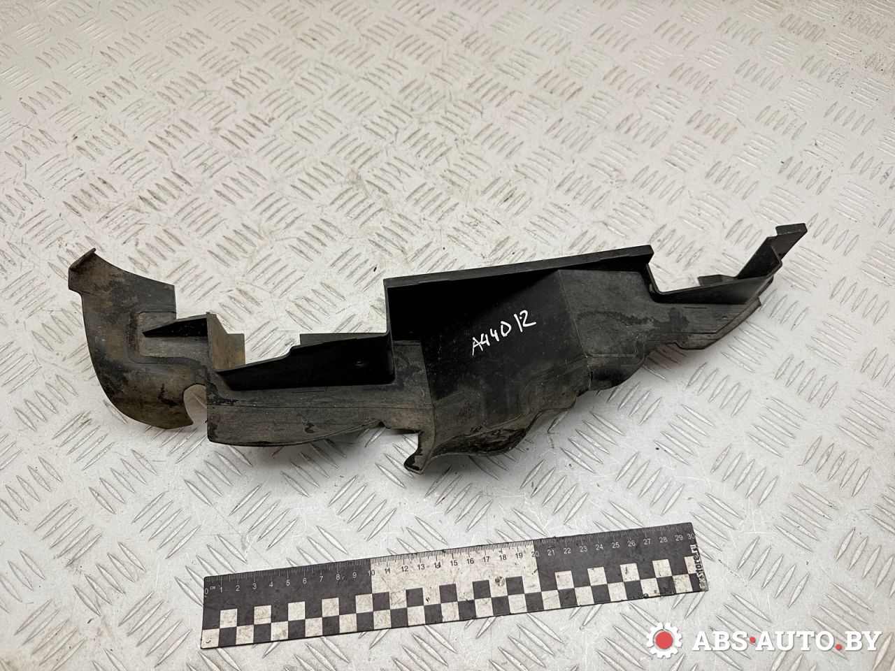 воздуховод (дефлектор) радиатора Audi A6 4B/C5 1999, 2.5 л., AKN, дизель, МКПП, универсал, передний привод, 4B0121283H - фото №1