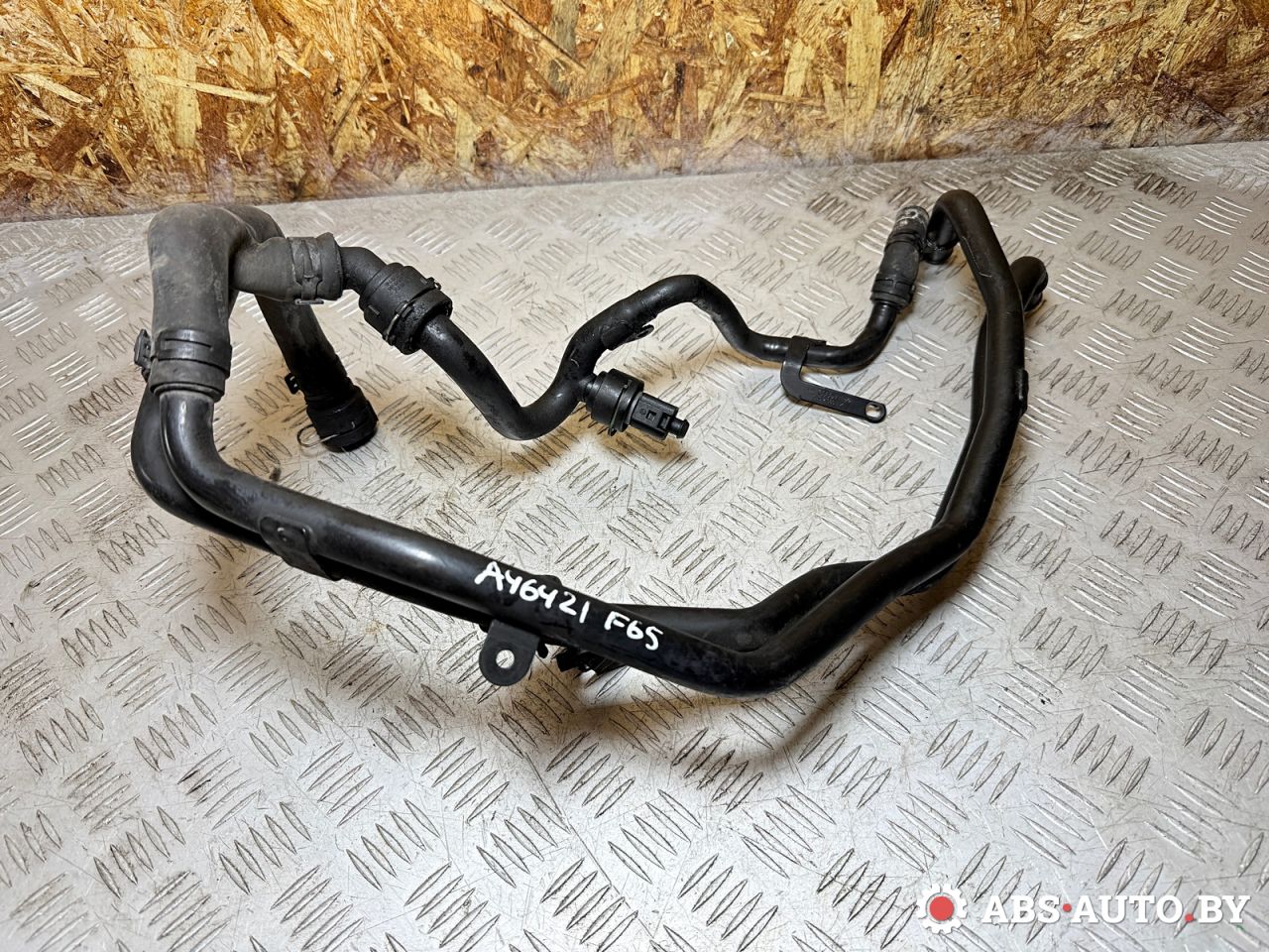 трубка охлаждающей жидкости Volkswagen Touareg 1 поколение 2006, 3.0 л., BKS, дизель, АКПП, внедорожник 5 дв., полный привод, 059121065AK, 7L6121070AJ - фото №1