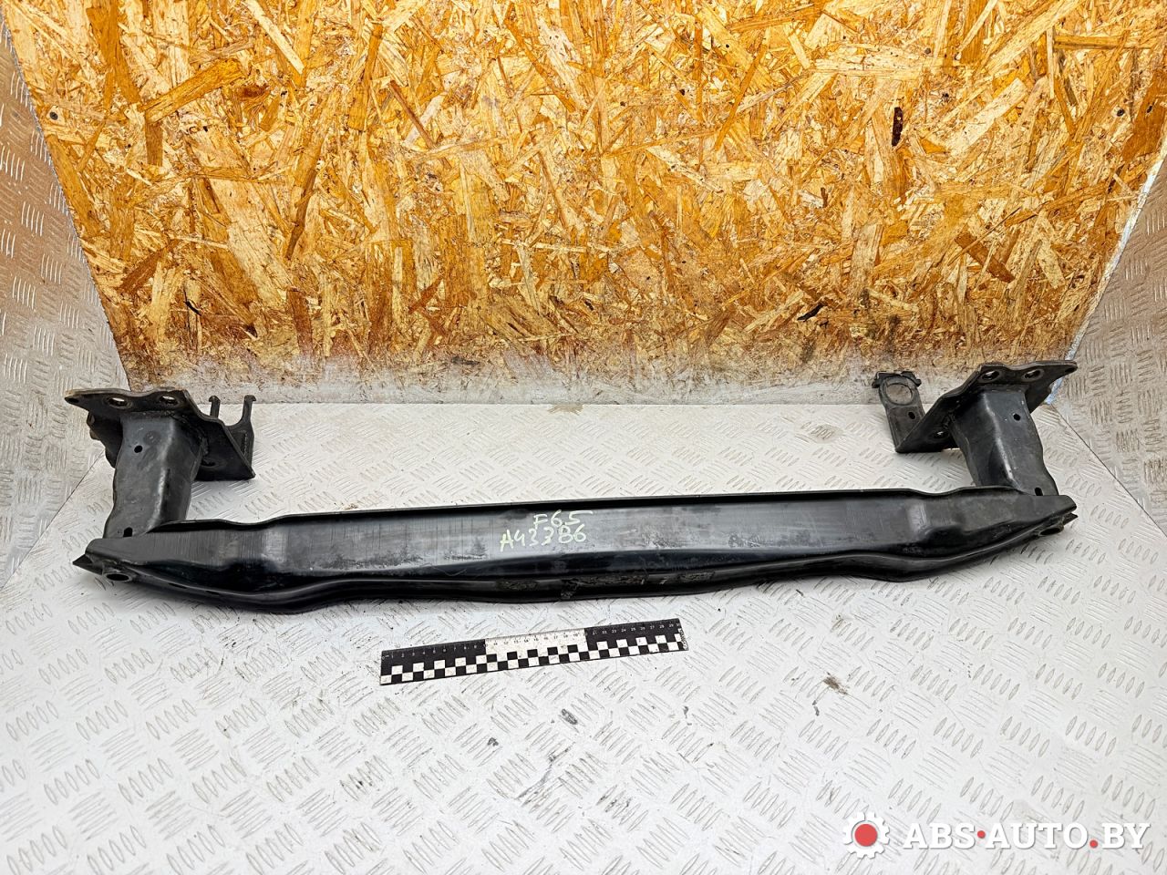 усилитель бампера переднего Volkswagen Touareg 1 поколение 2006, 3.0 л., BKS, дизель, АКПП, внедорожник 5 дв., полный привод, 7L0807109E - фото №1