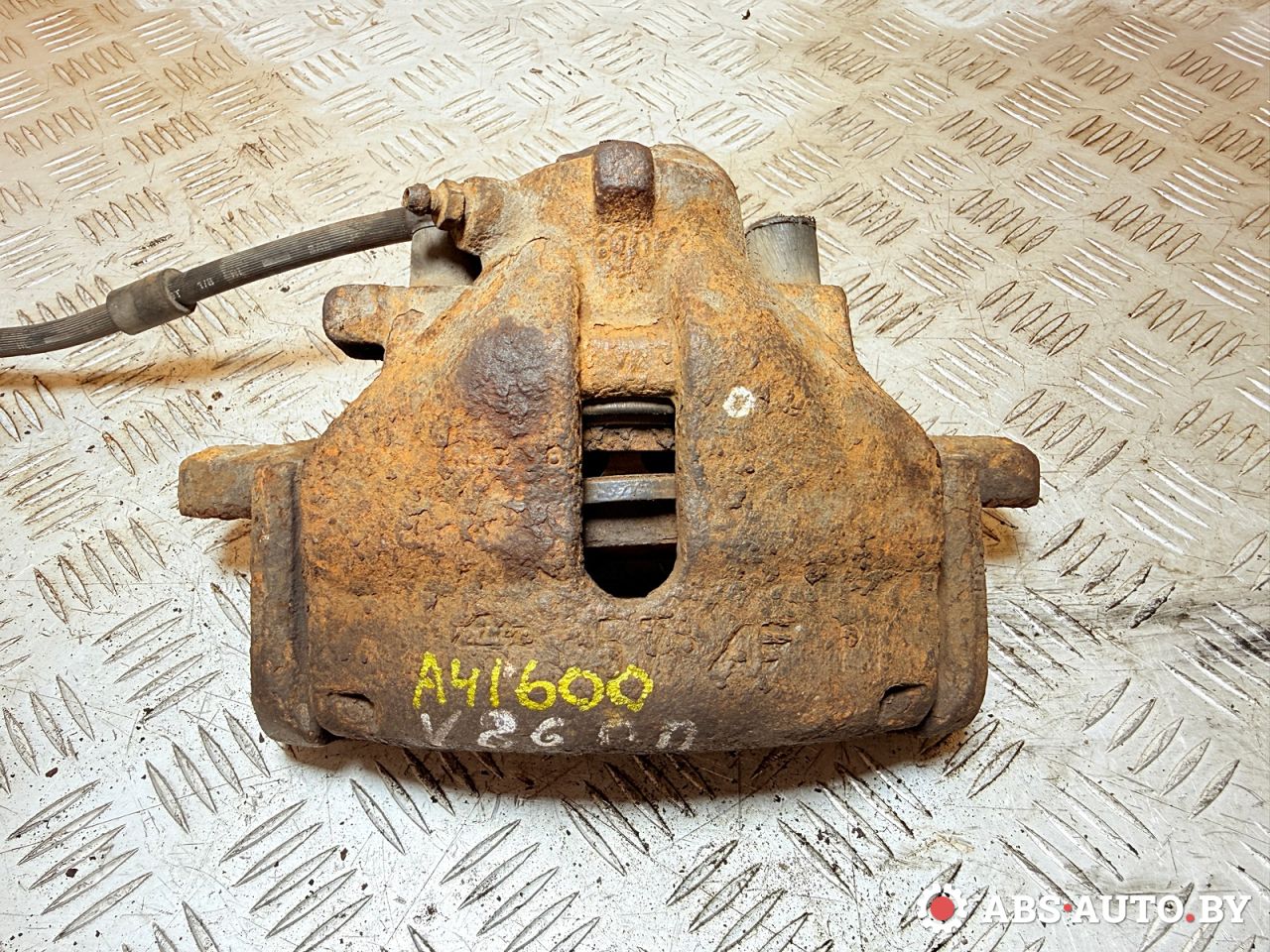 суппорт передний правый Ford Galaxy 1 поколение 1998, 1.9 л., дизель, МКПП, минивэн, 1049936, 7201628, 95VW2B118BA, 95VW2B118BB, BNZ2528ZP, 7M0615124A, 7M0615124B, 7M0615124C - фото №1