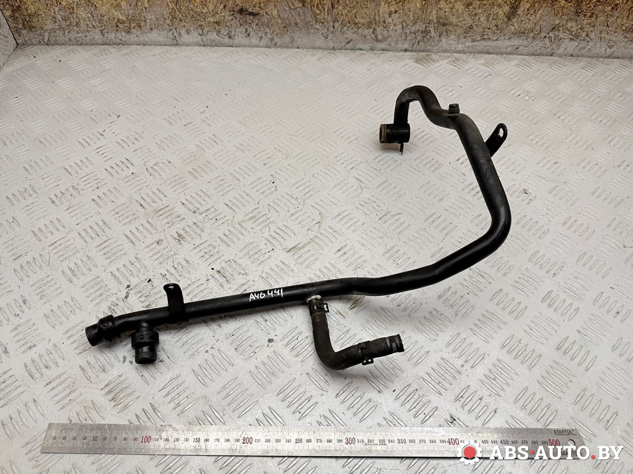 трубка охлаждающей жидкости Volkswagen Touareg 1 поколение 2006, 3.0 л., BKS, дизель, АКПП, внедорожник 5 дв., полный привод, 059121075BJ - фото №1