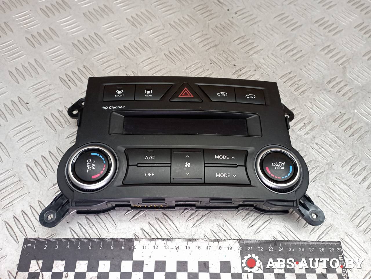 блок управления печки / климат-контроля Kia Sorento 2 поколение 2010, 2.2 л., дизель, МКПП, полный привод, правый руль, 972502PXXX, 972502P630 - фото №1